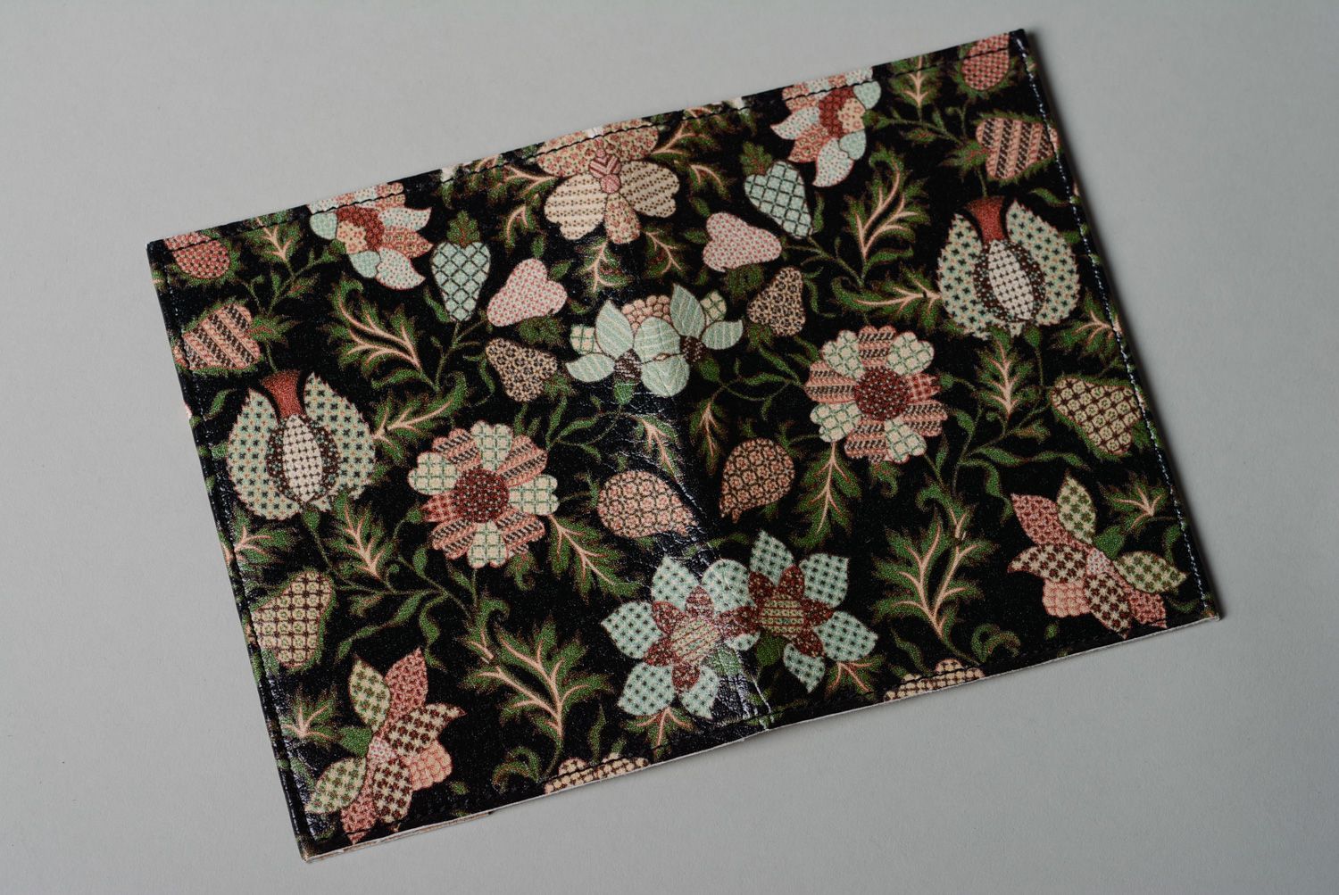 Protège-passeport en cuir original fait main avec joli imprimé à motif floral photo 2