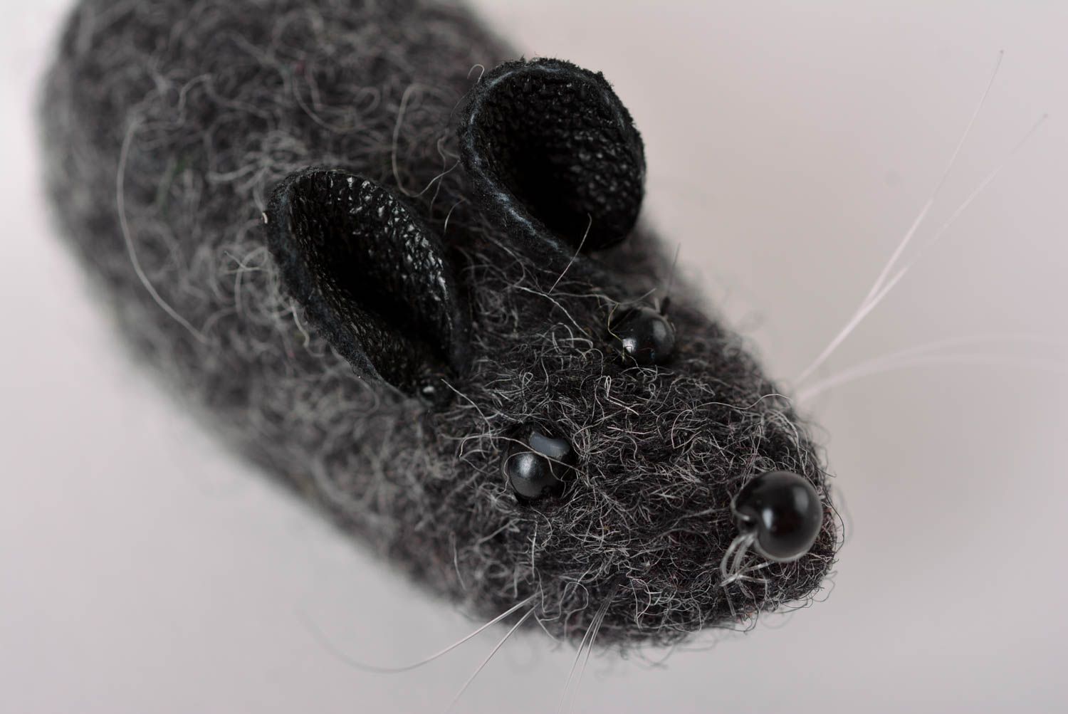 Игрушка из шерсти ручной работы мышка валяная игрушка серая мягкая игрушка фото 4