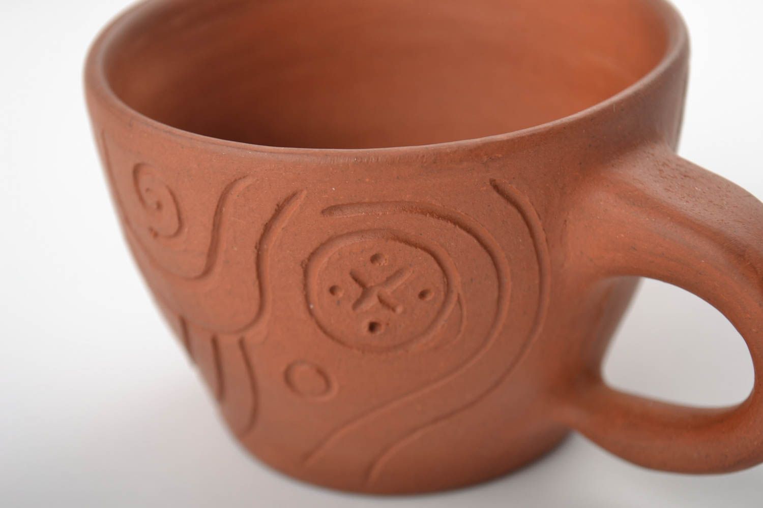 Conjunto de tazas cerámicas hechas a mano marrones cinco piezas foto 5