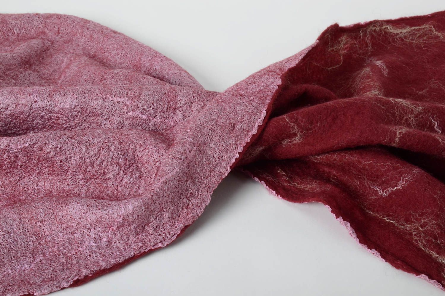 Женский шарф палантин ручной работы валяный палантин из шерсти бордовый фото 5
