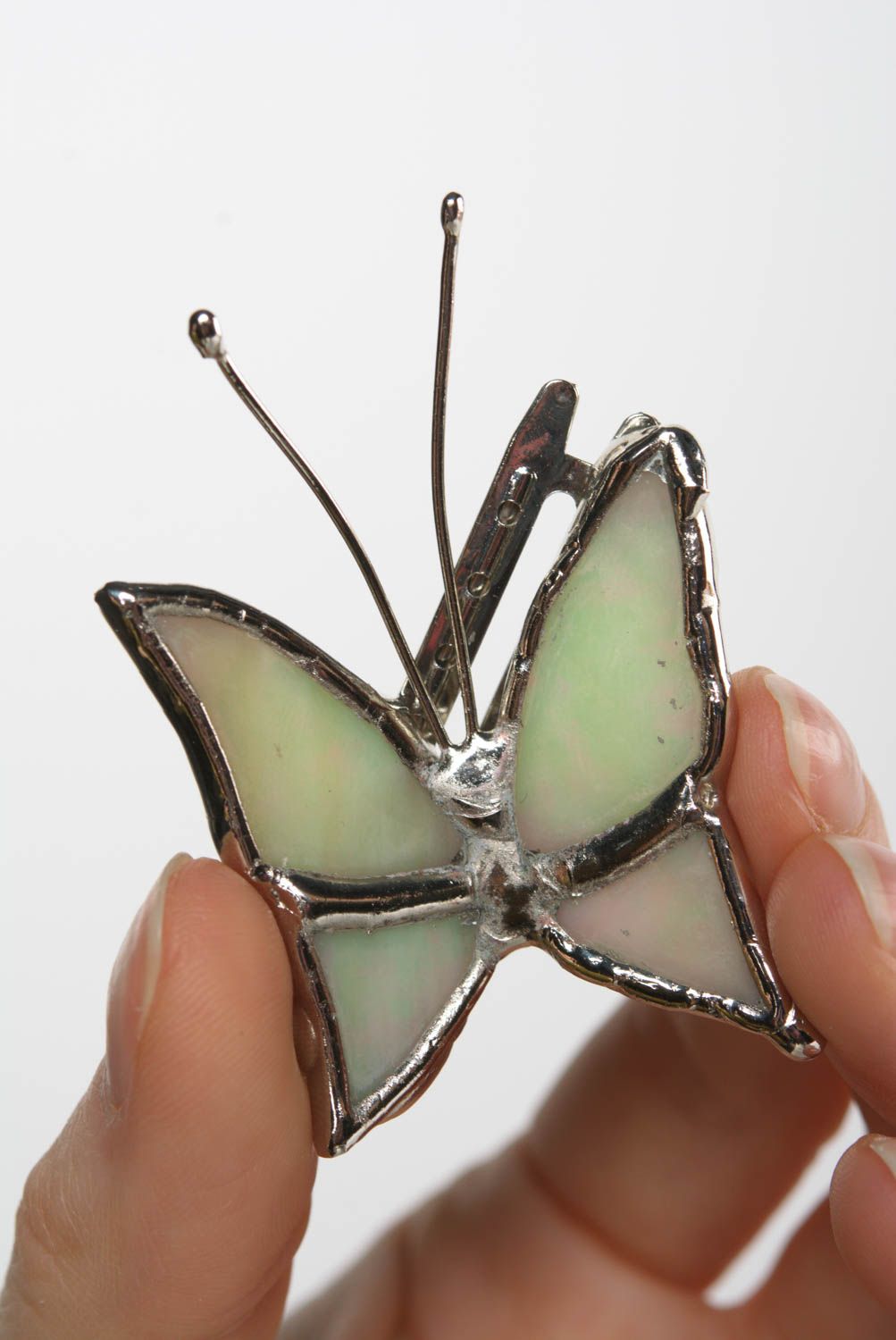 Barrette à cheveux en forme de papillon clair faite main en verre vitrail photo 4