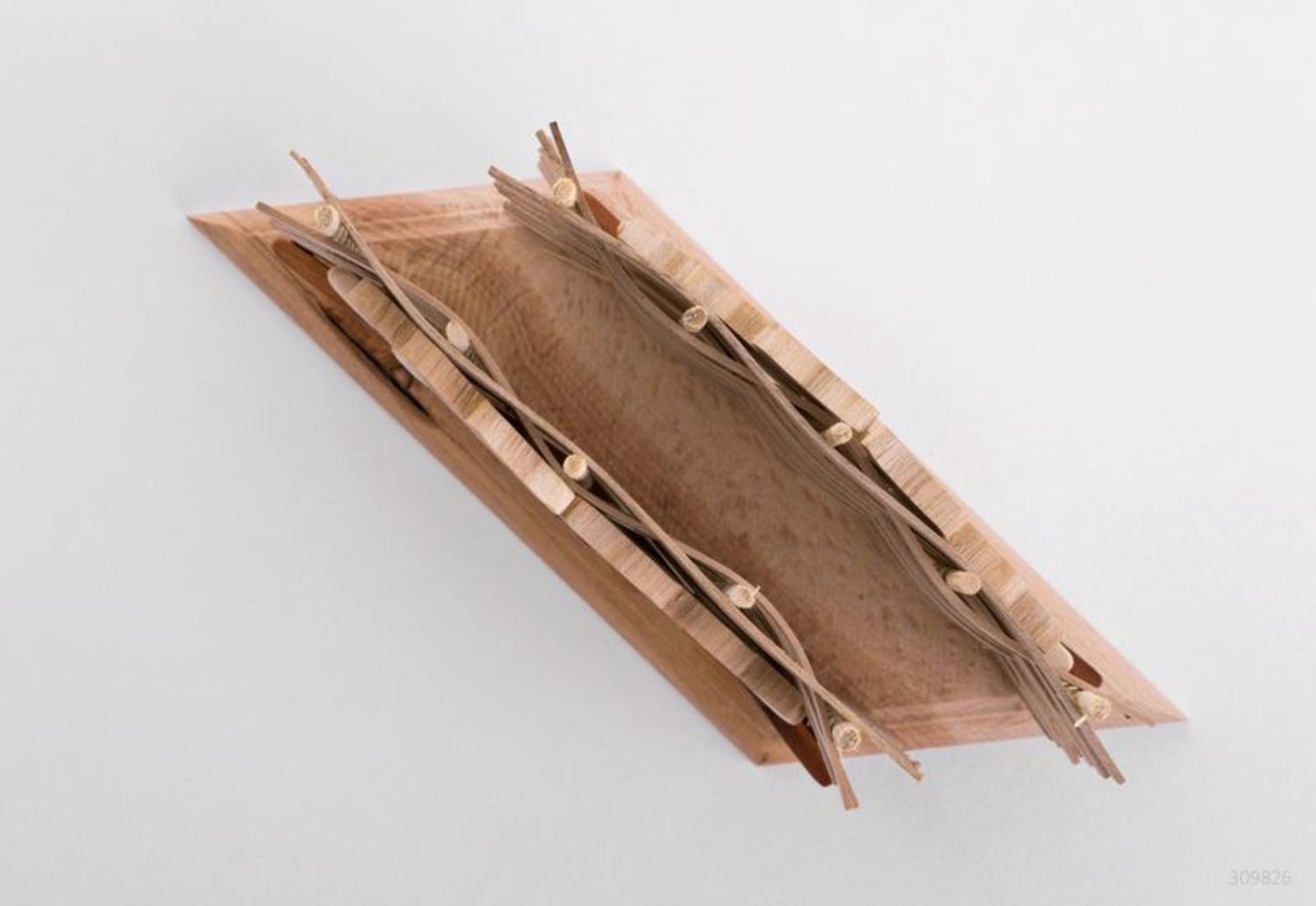 Portatovaglioli fatto a mano Supporto di legno per tovaglioli in stile etnico foto 4