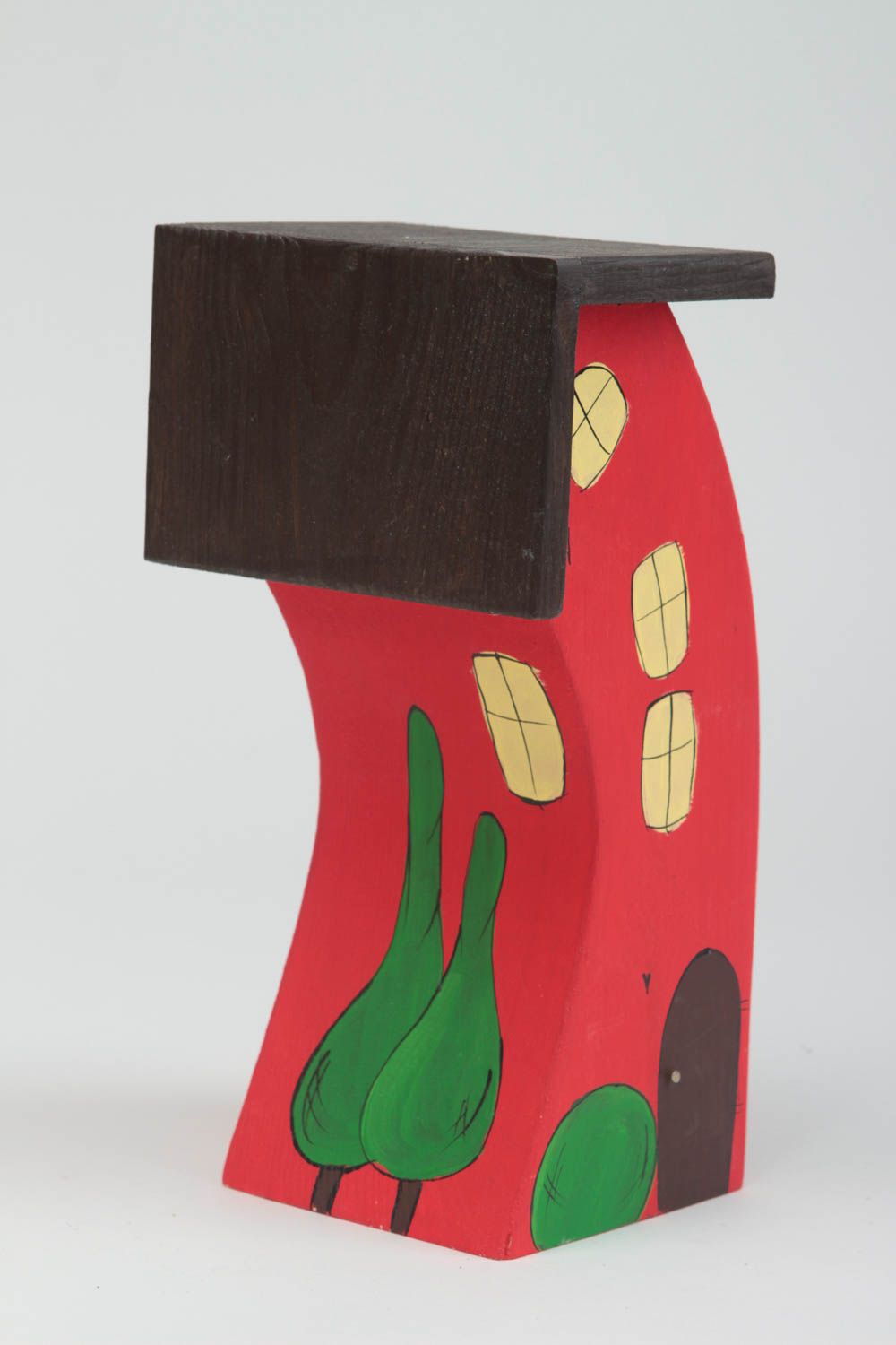 Фигурка из дерева домик высокий яркий красный с окошками красивый ручной работы фото 2