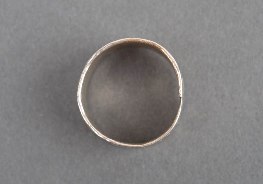 Стильное кольцо хэнд мэйд украшение из мельхиора женское кольцо маленькое фото 4