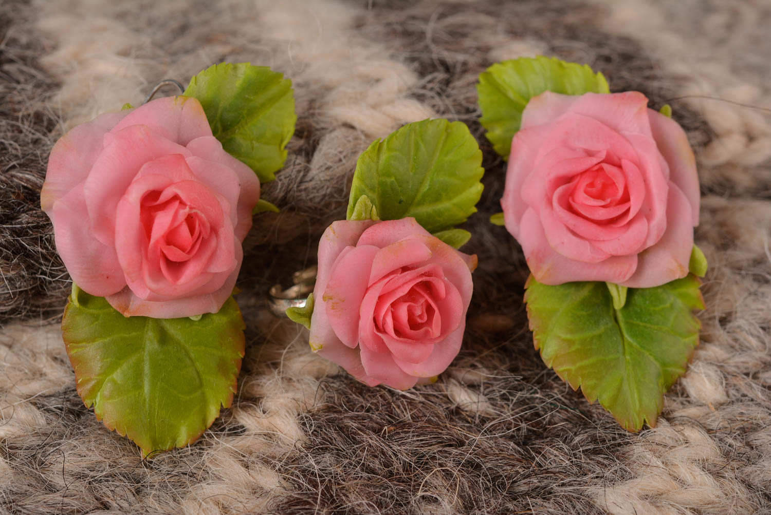 Kit di orecchini e anello fatto a mano accessori in argilla polimerica rose
 foto 1