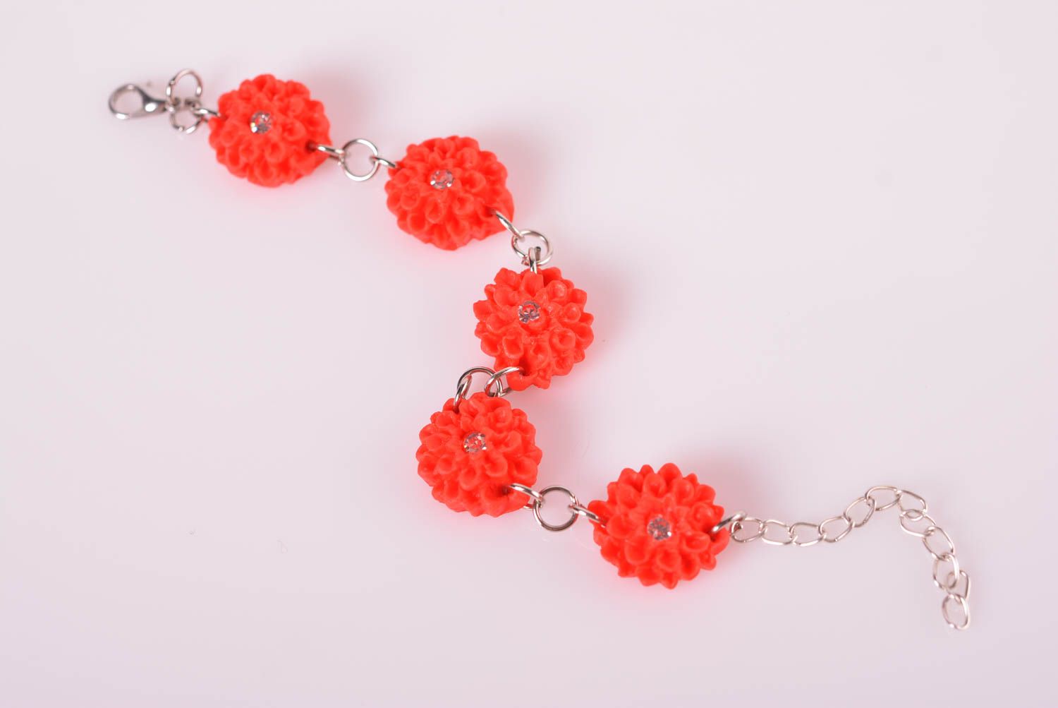 Red clay flowers' chain bracelet for a young girl photo 1