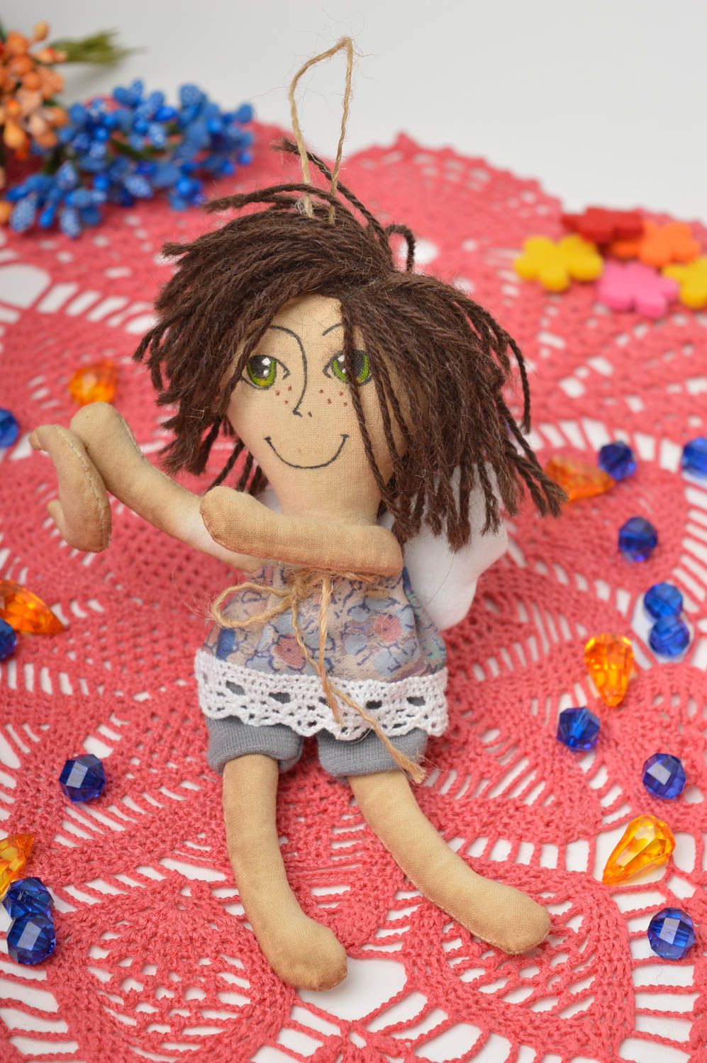 Игрушка ручной работы авторская кукла из хлопка расписная декоративная подвеска фото 6