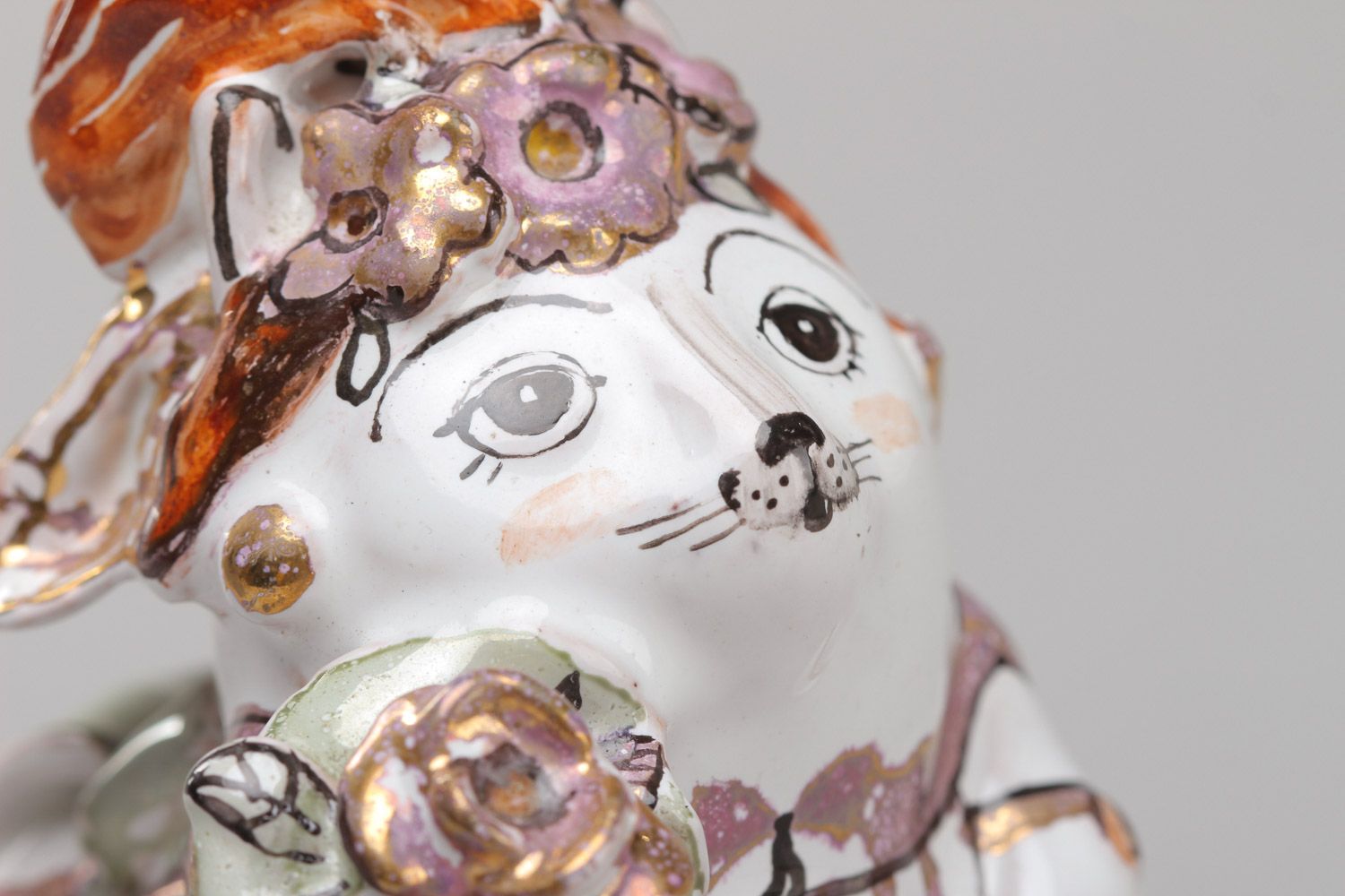 Statuette chatte en céramique peinte et couverte d'émail faite main Fiancée photo 4