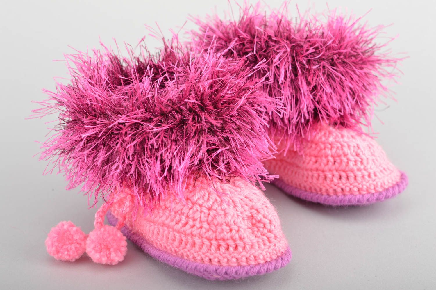 Chaussons roses pour bébé fils acryliques tricotés au crochet faits main photo 2