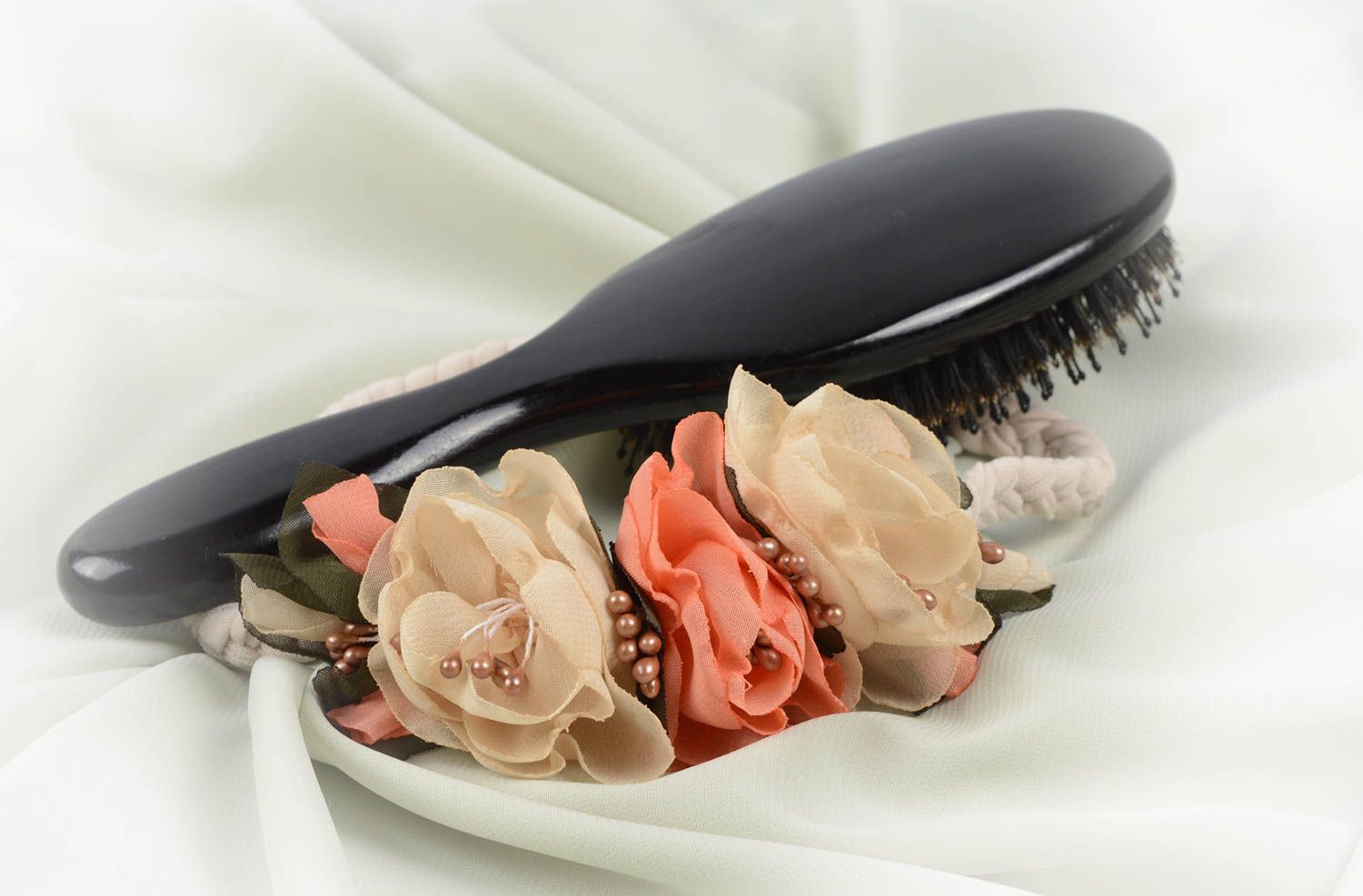 Designer Schmuck zartes Haarband mit Blumen handmade Accessoire für Haare  foto 5