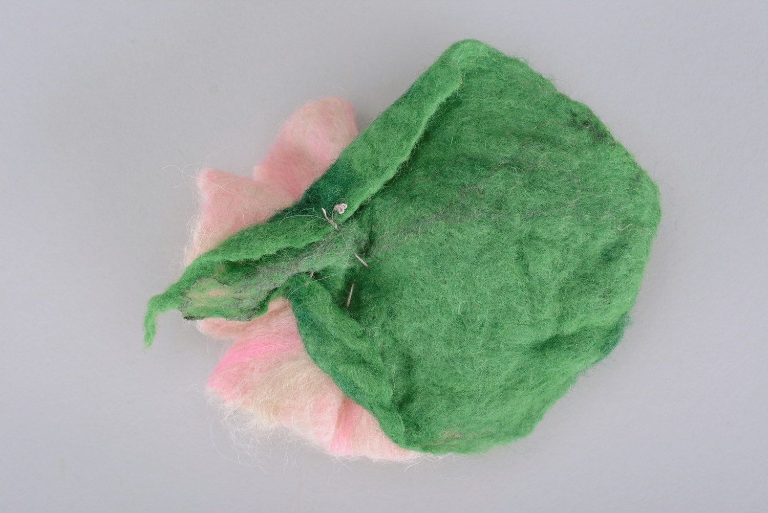 Wool brooch in the form of a flower photo 2