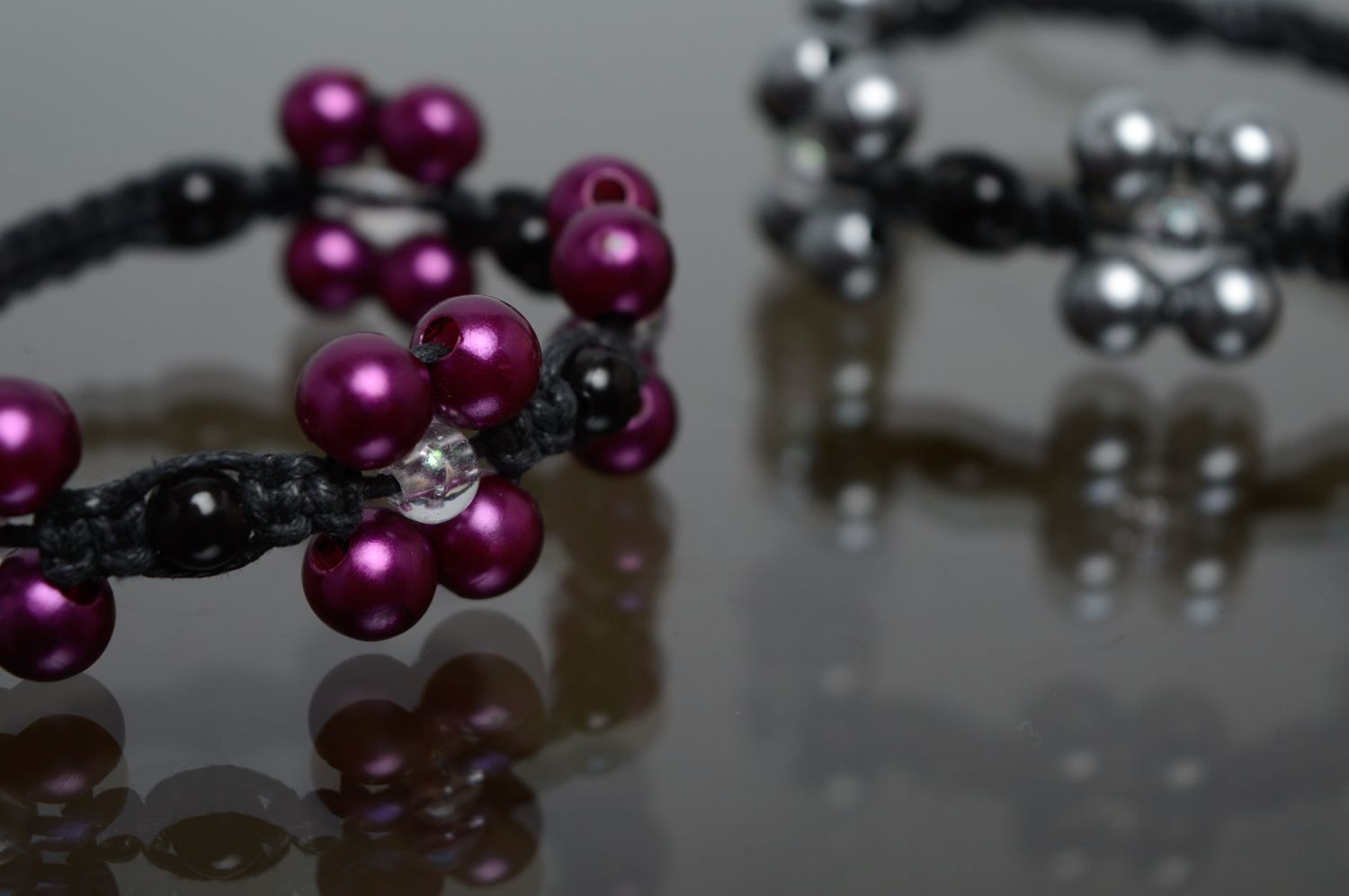Bracelet en macramé de fil en coton ciré avec perles céramiques fleurs fait main photo 5