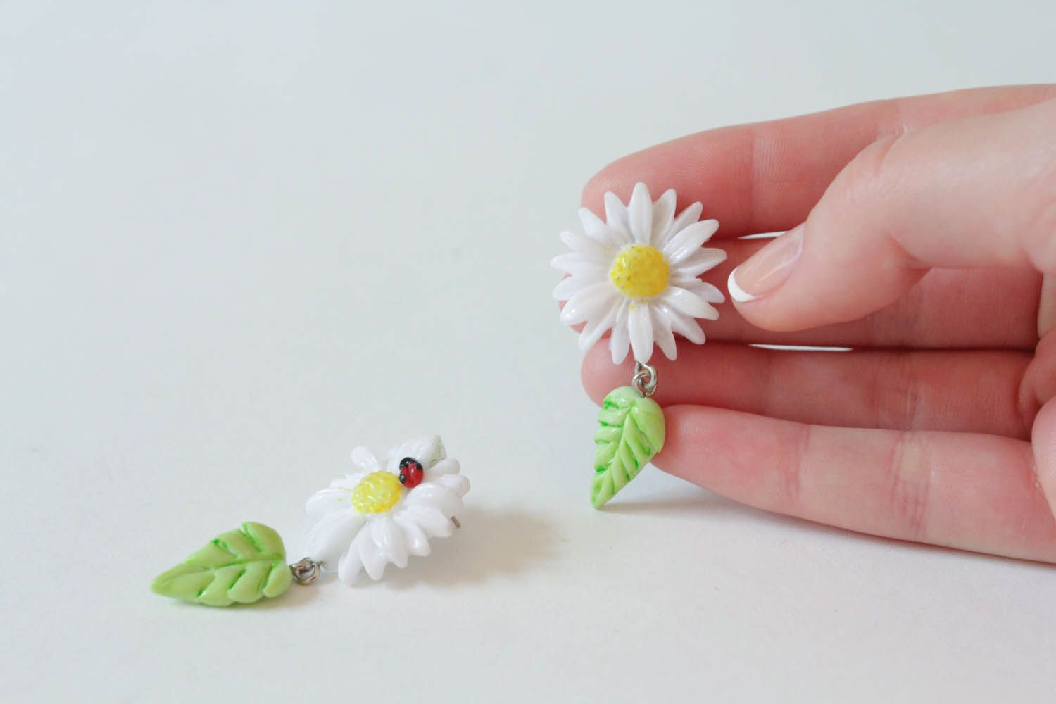 Handmade Ohrringe mit Polymer Blumen foto 5