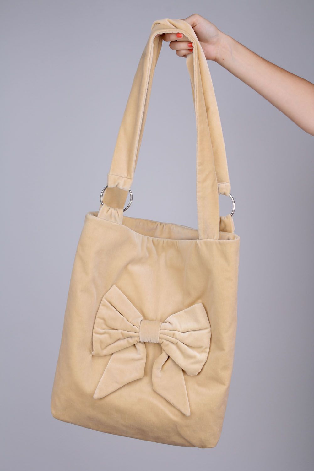 Gros sac à épaule en velours avec noeud coquet fait main accessoire beige photo 2