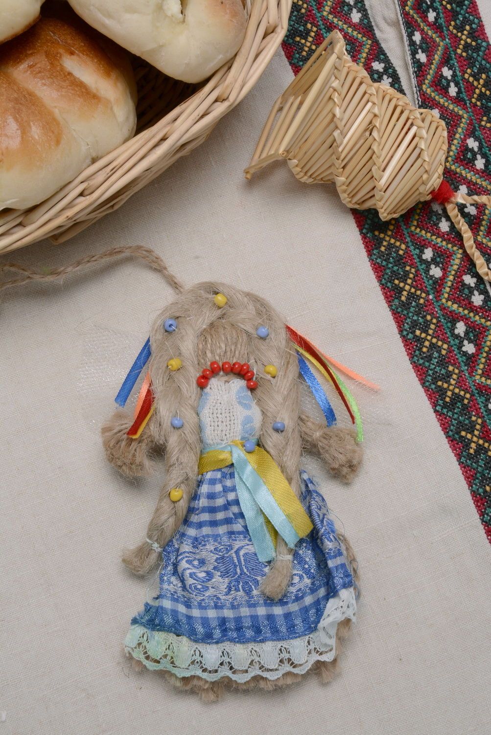 Bambola etnica fatta a mano bambola di stoffa talismano per la fortuna foto 1