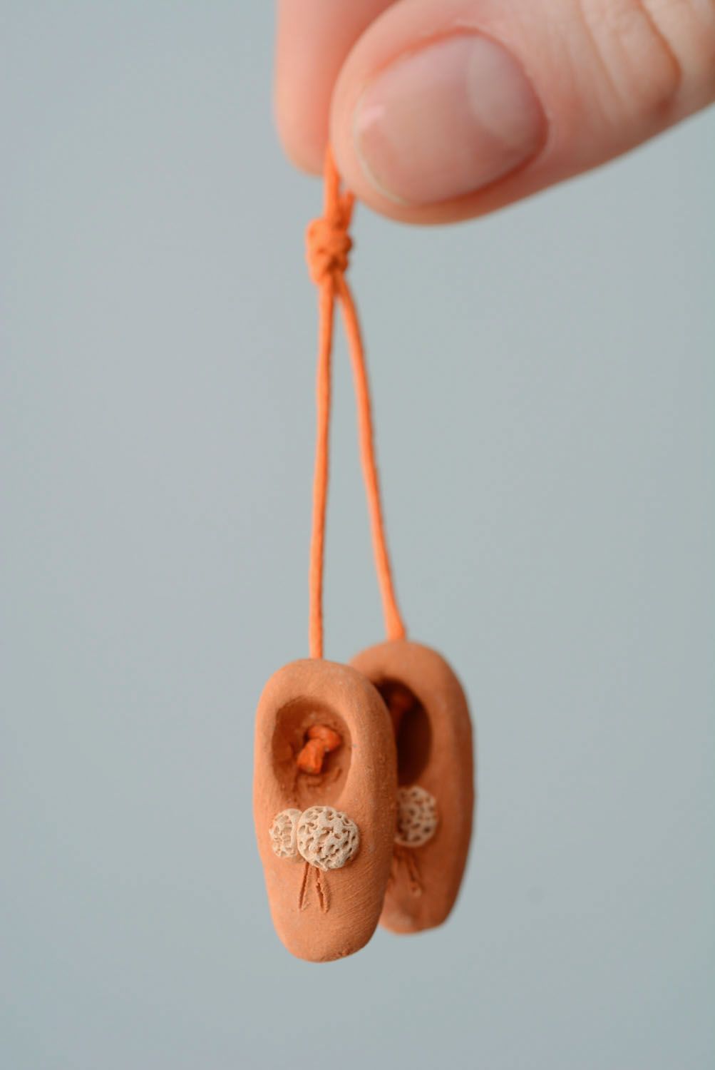 Miniature suspension décorative souliers faite main photo 4