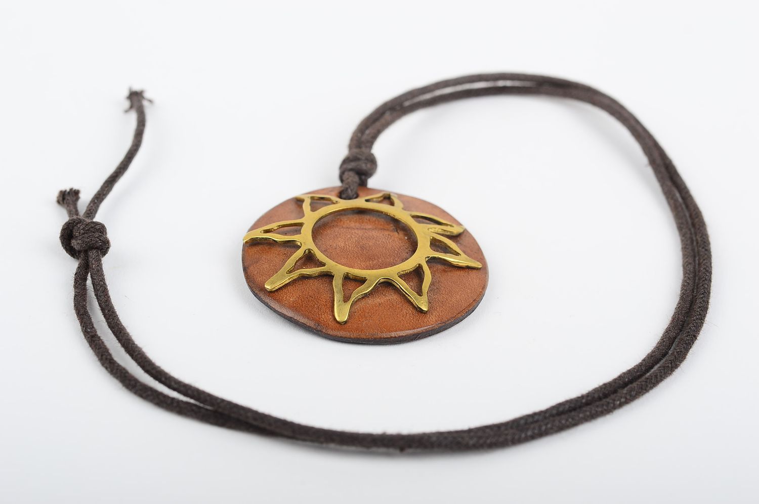 Handmade leather pendant metal neck pendant beautiful jewellery for girls photo 4