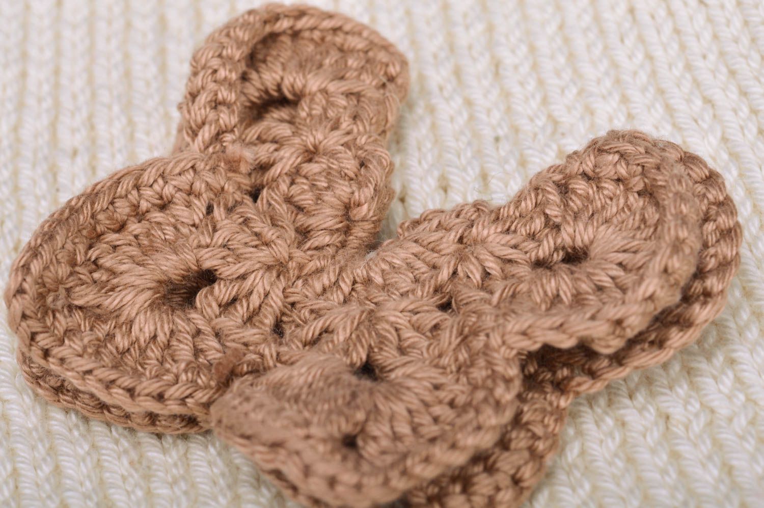 Gilet tricoté pour enfant fait main en fils acryliques blanc pour fille photo 5