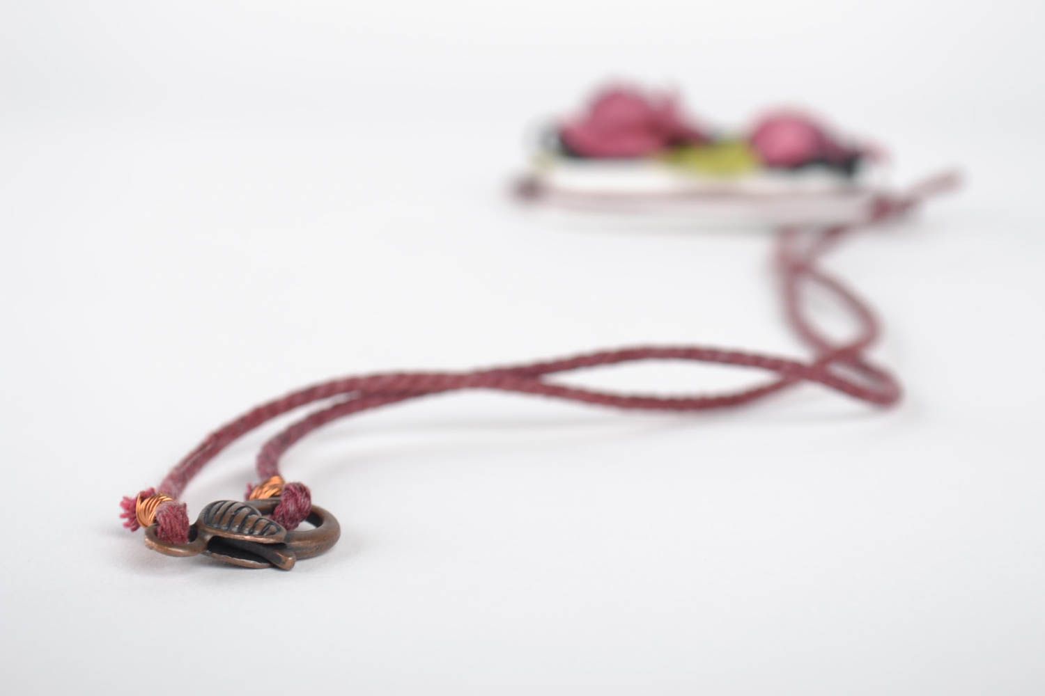 Handmade Halskette mit Anhänger Leder Accessoire schöner Schmuck für Damen  foto 2