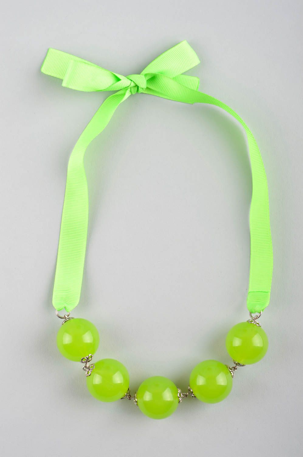 Collier fantaisie Bijou fait main perles verre ruban vert clair Accessoire femme photo 2