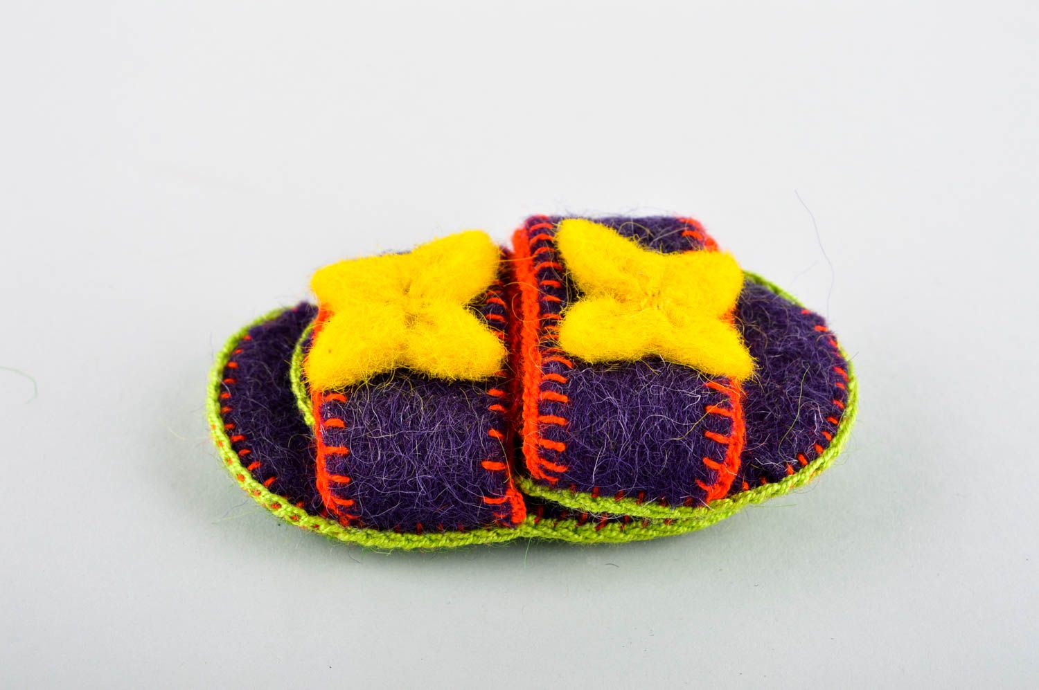 Pantoufles en laine fait main Idée Déco maison avec papillons jaunes design photo 9