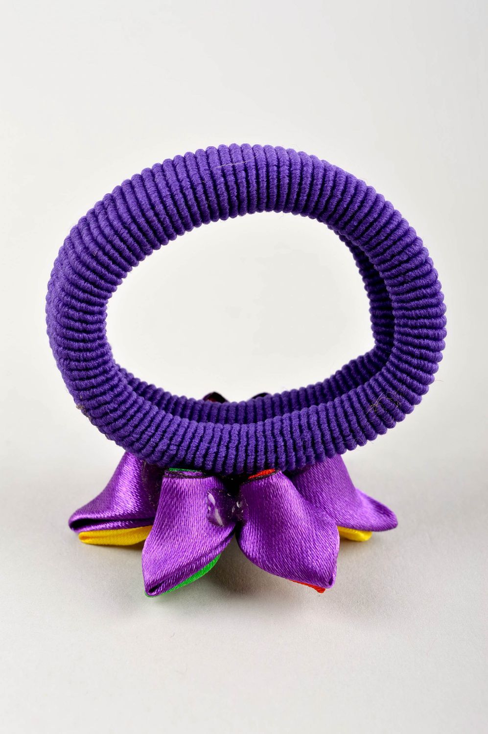 Stylish handmade scrunchie hair tie beautiful scrunchy flowers in hair photo 5
