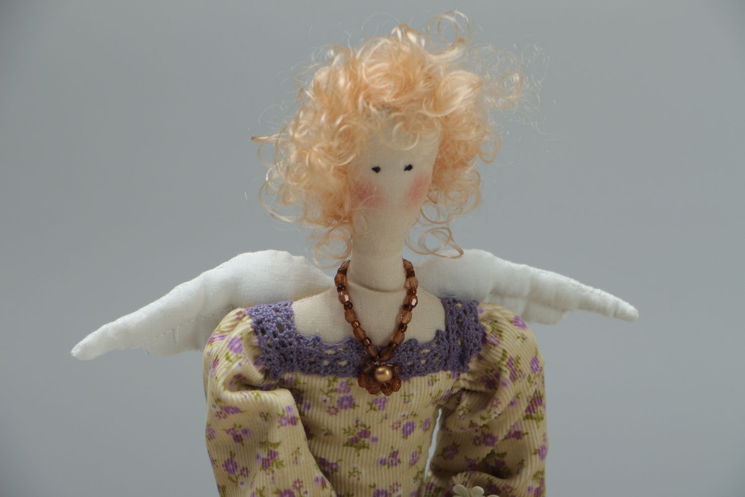 Muñeca de trapo ángel con alas foto 2