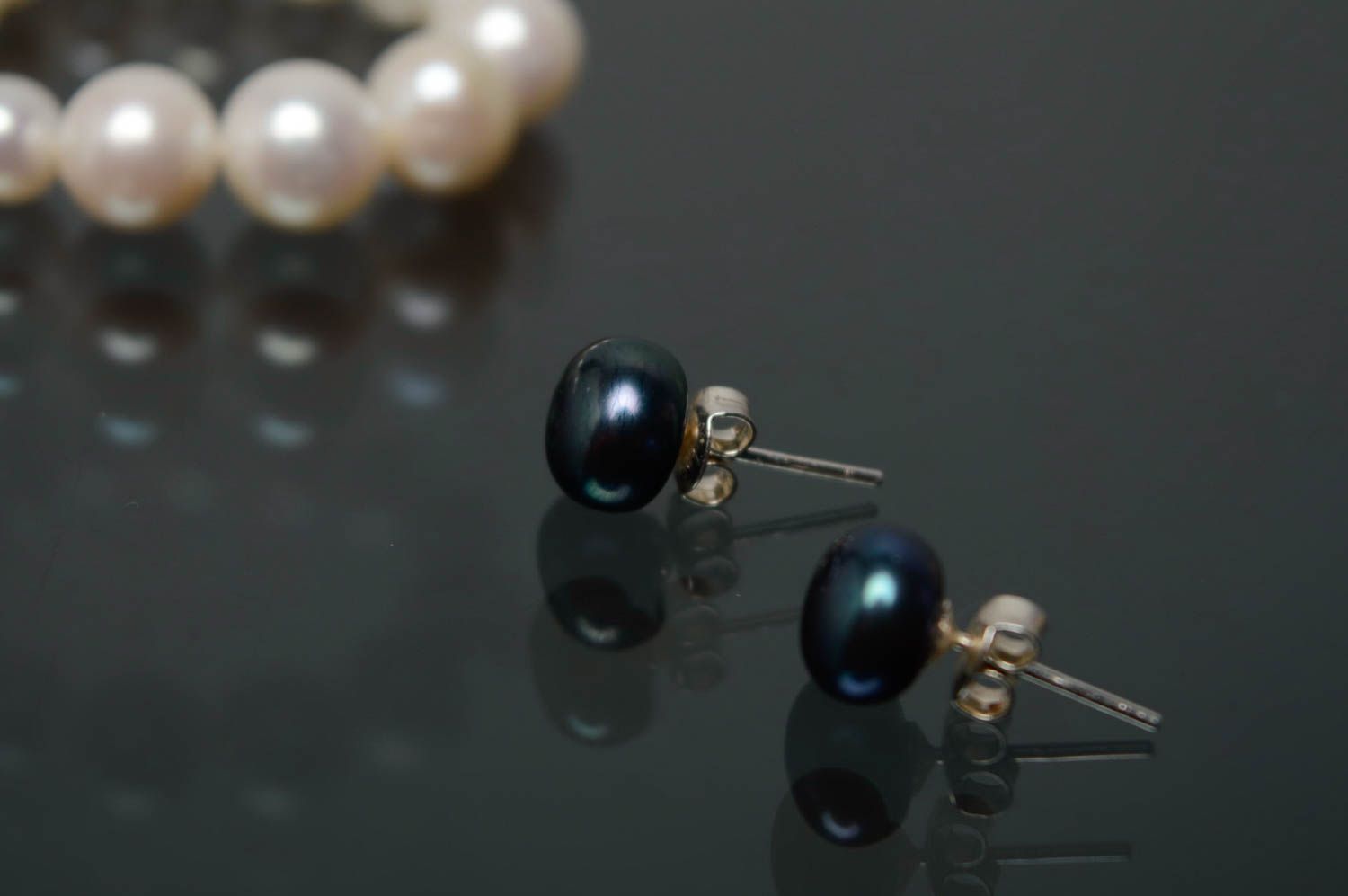 Pearl bead earrings photo 1
