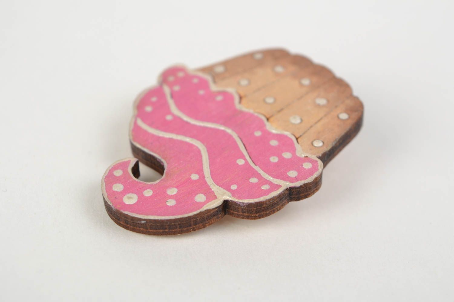 Homemade wooden brooch in the shape of cake painted with acrylics photo 3