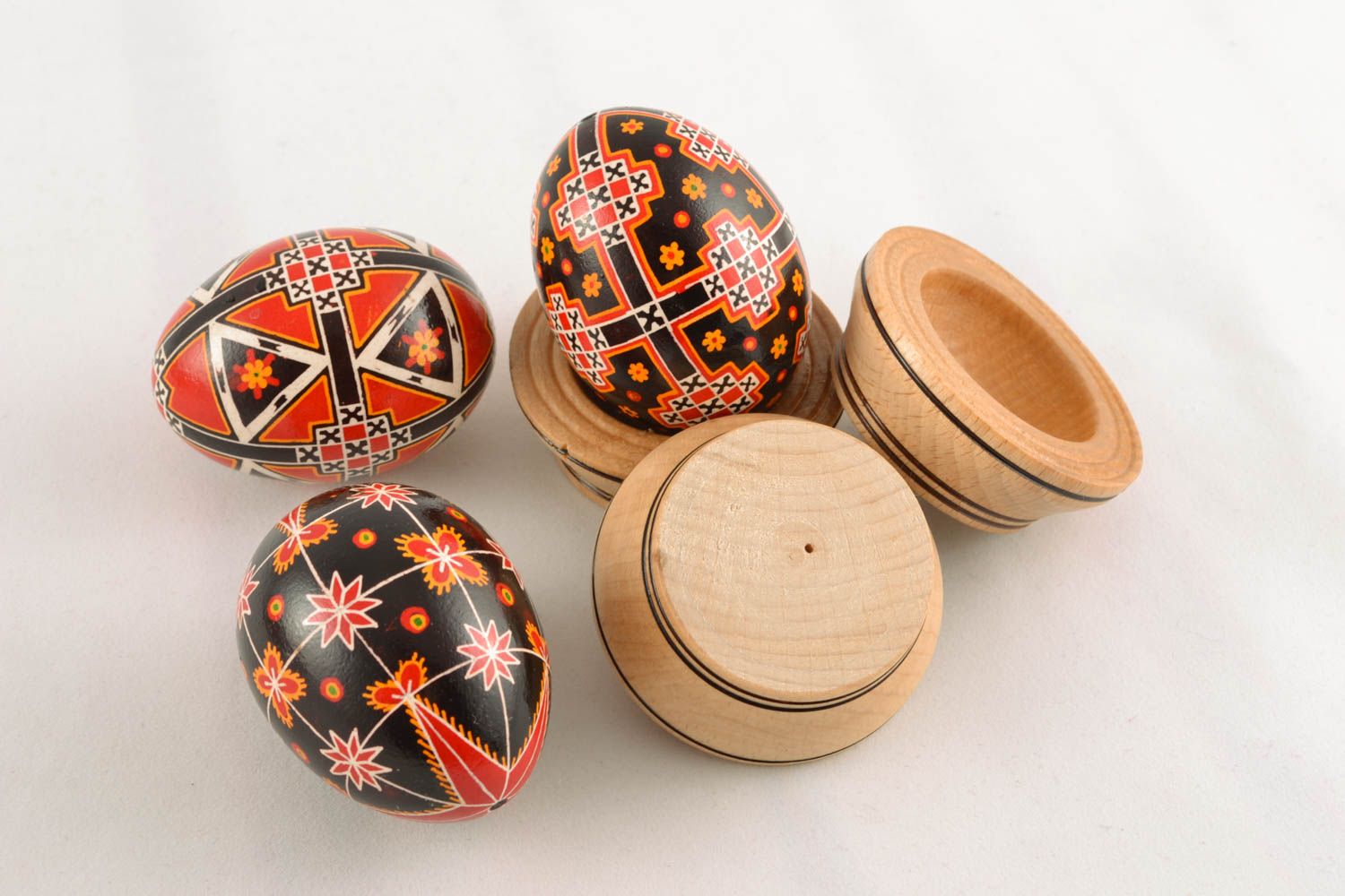 Ensemble d'oeufs de Pâques fait main original de style ethnique ukrainien photo 3