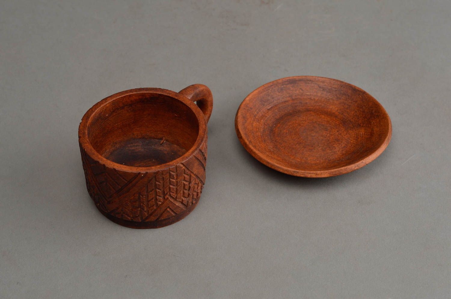 Tasse avec soucoupe en céramique faite main avec motifs vaisselle originale photo 3