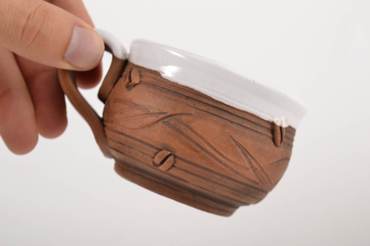 Kleine Tasse aus Ton handmade Keramik Geschirr in Braun Designer Kaffeetasse foto 4
