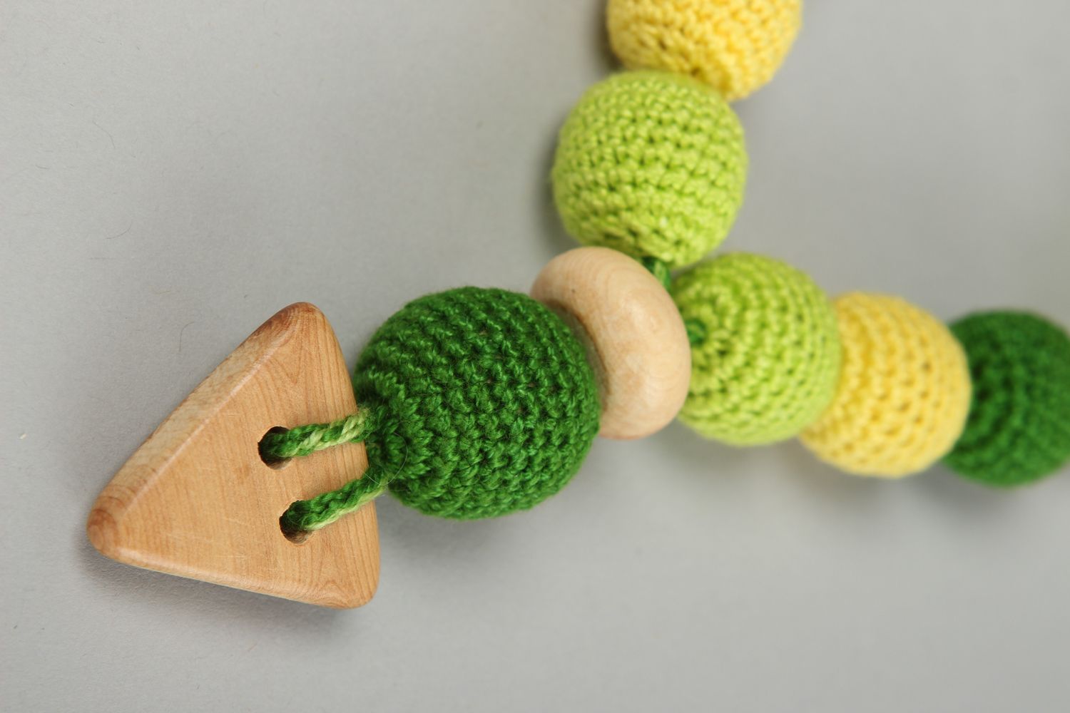 Вязаное украшение ручной работы бусы для малышей украшение бусы зеленые фото 3