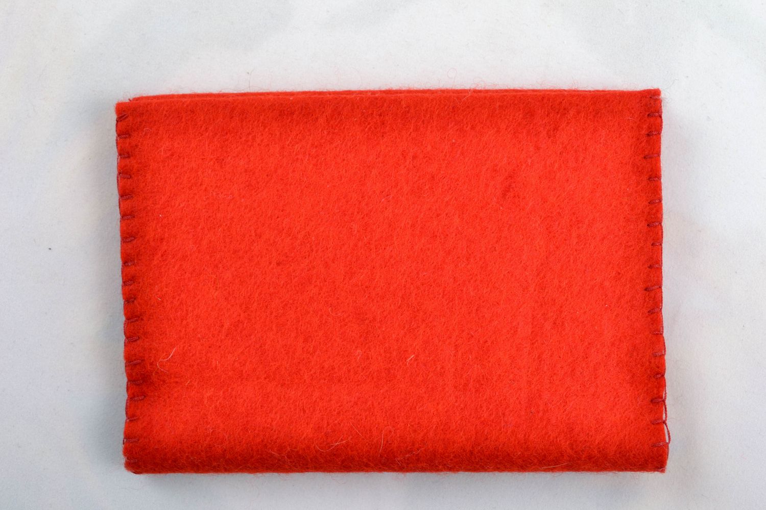Funda de pasaporte artesanal de lana roja foto 3