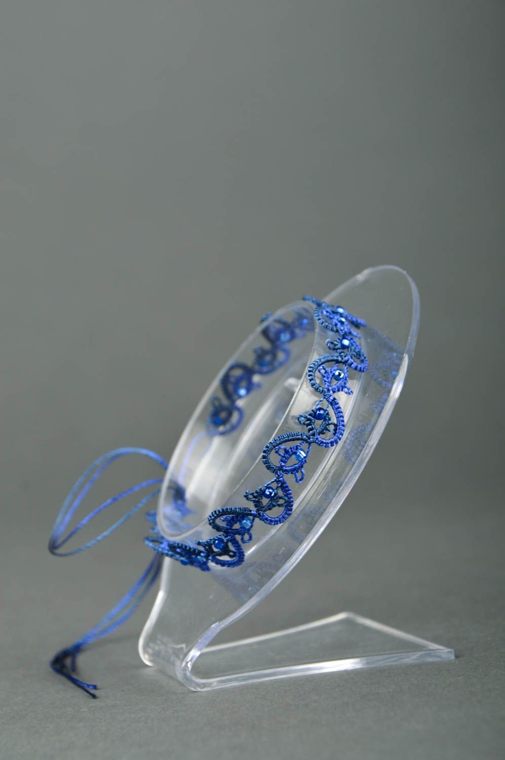 Синий браслет ручной работы кружевной браслет из ниток украшение фриволите фото 2