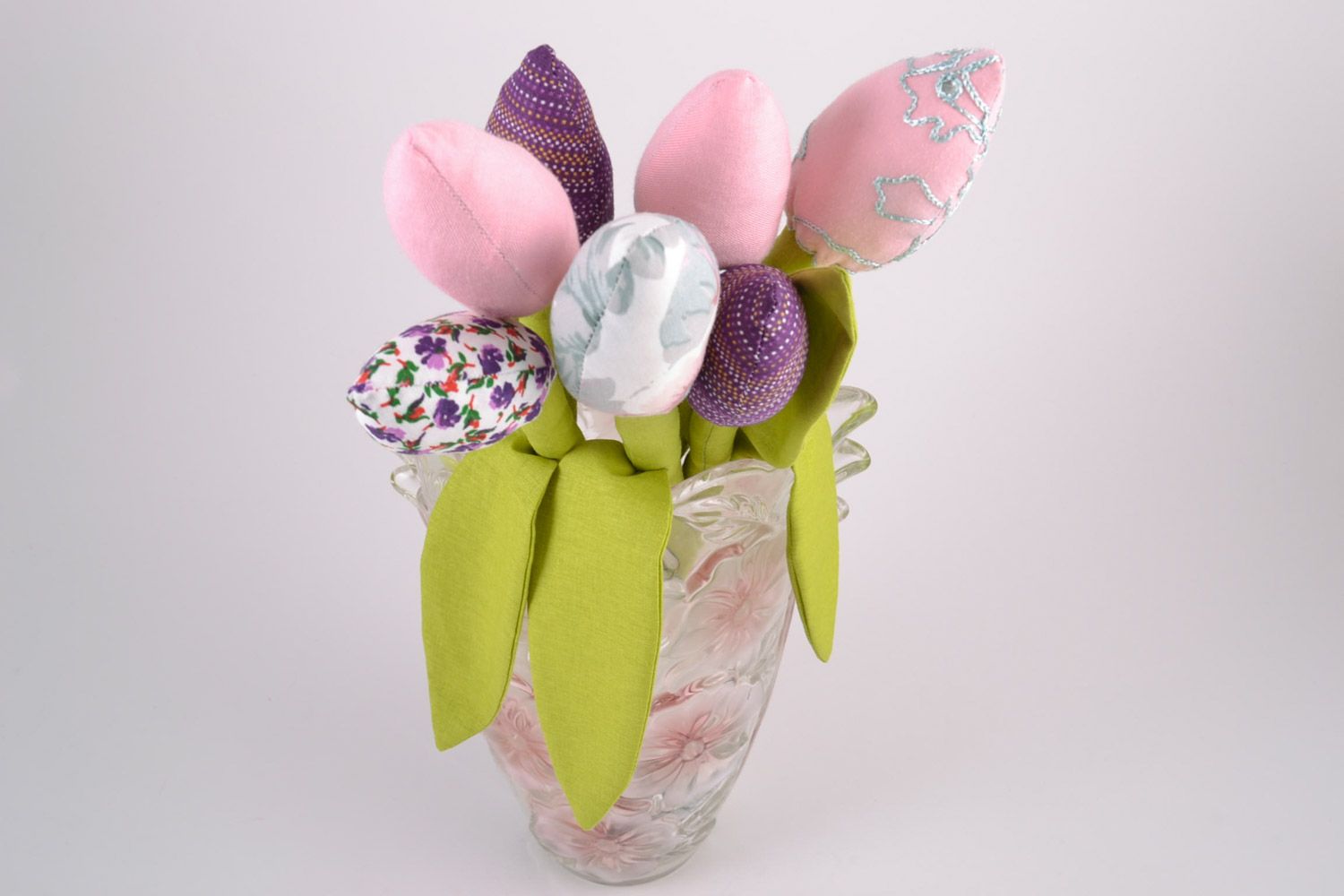 Букет тюльпанов из ткани ручной работы разноцветные 7 штук мягкие красочные фото 1