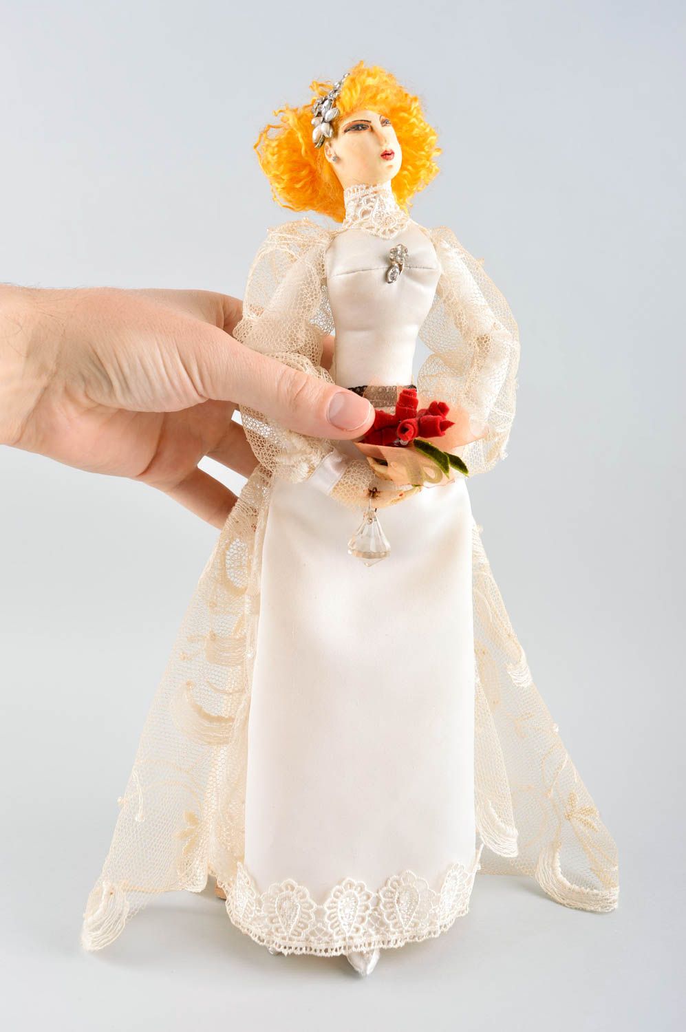 Poupée mariée Jouet fait main en textile et pâte polymère Cadeau pour fille photo 4