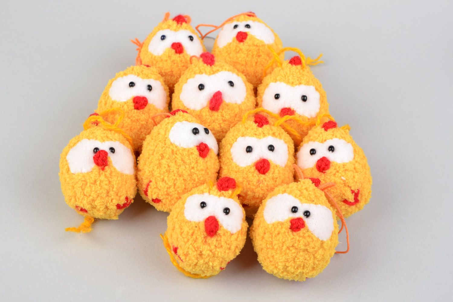 Мягкие вязаные игрушки ручной работы набор 11 штук Цыплята смешные желтые фото 3