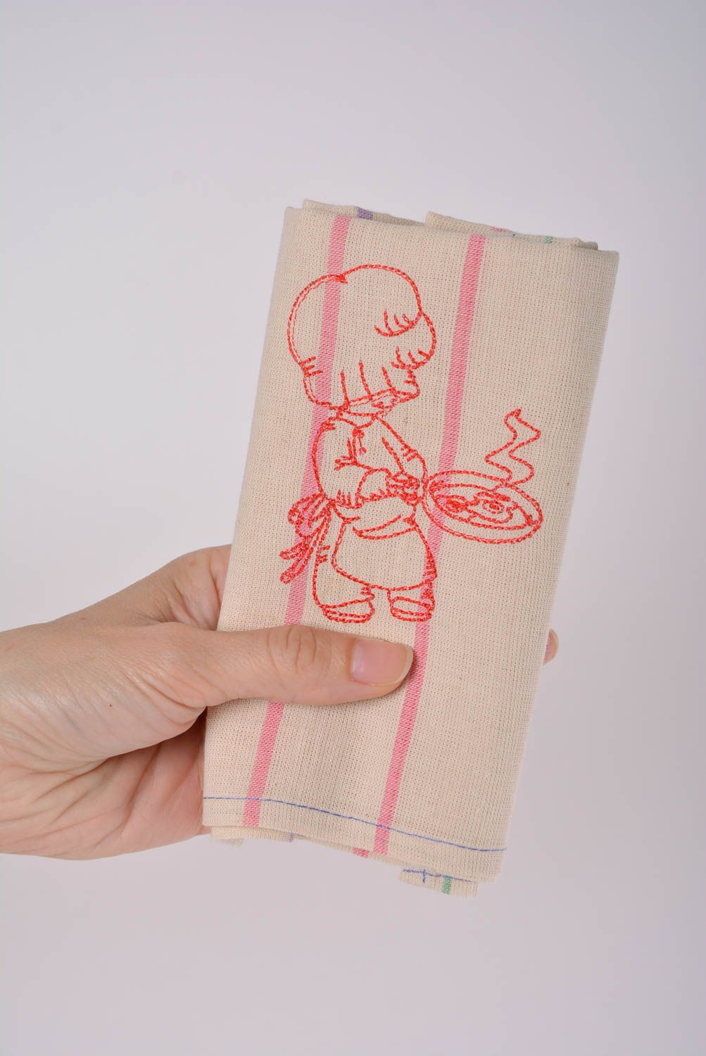 Handmade gestreiftes Küchentuch mit Stickerei künstlerisch rot originell foto 3