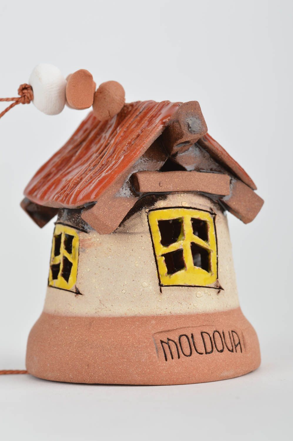 Авторский керамический колокольчик в виде домика с красной крышей ручная работа фото 2