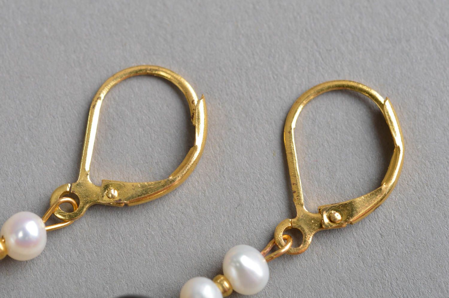 Boucles d'oreilles en quartz et perles d'eau douce faites main pendantes photo 4