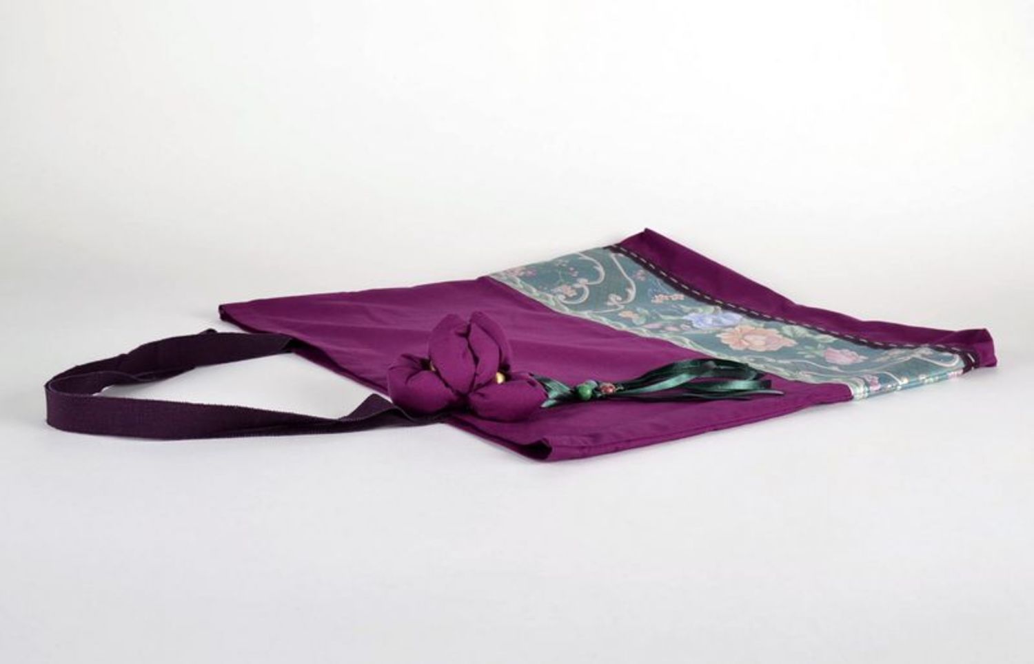 Women's handbag of violet color photo 4