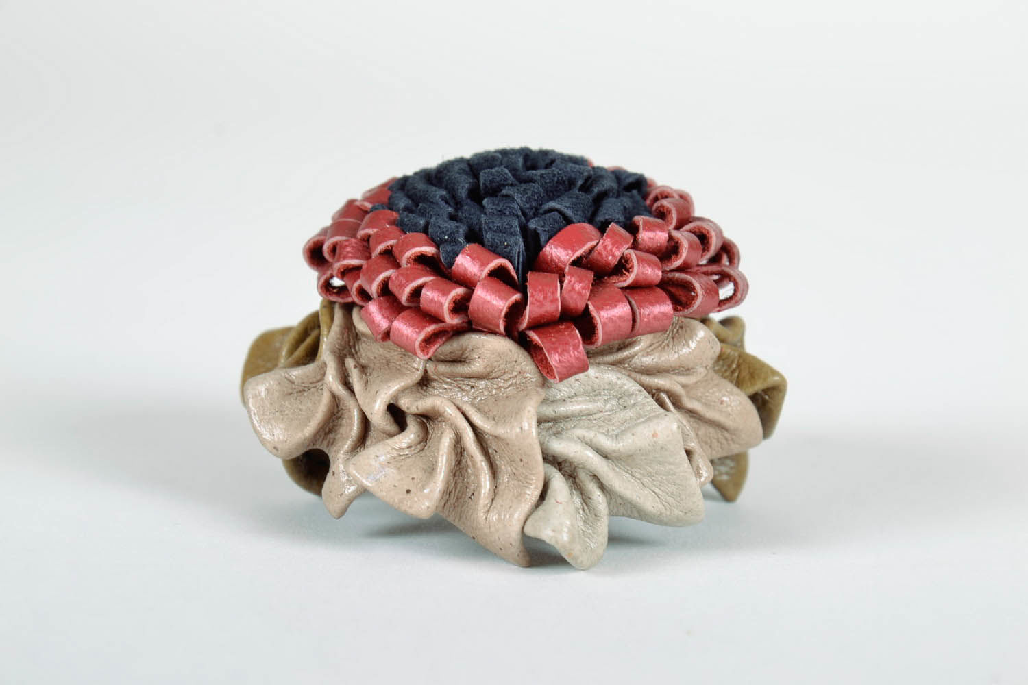 Leather Brooch in the Shape of a Flower photo 2