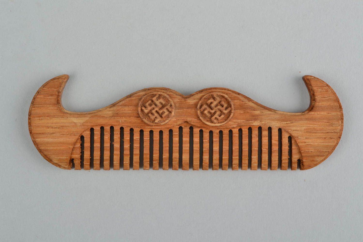 Peigne à barbe et moustache en bois de frêne fait main original sculpté photo 3