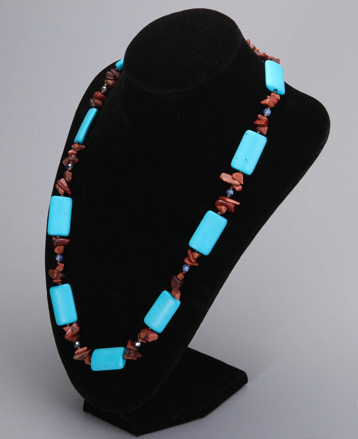 Halskette aus Jaspis und gepresstem Türkis foto 3