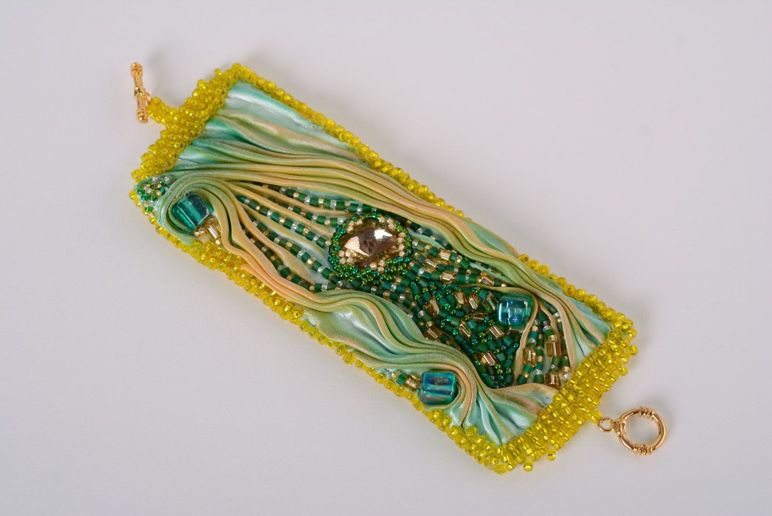 Large bracelet brodé en perles de rocaille vert jaune fait main pour femme photo 2