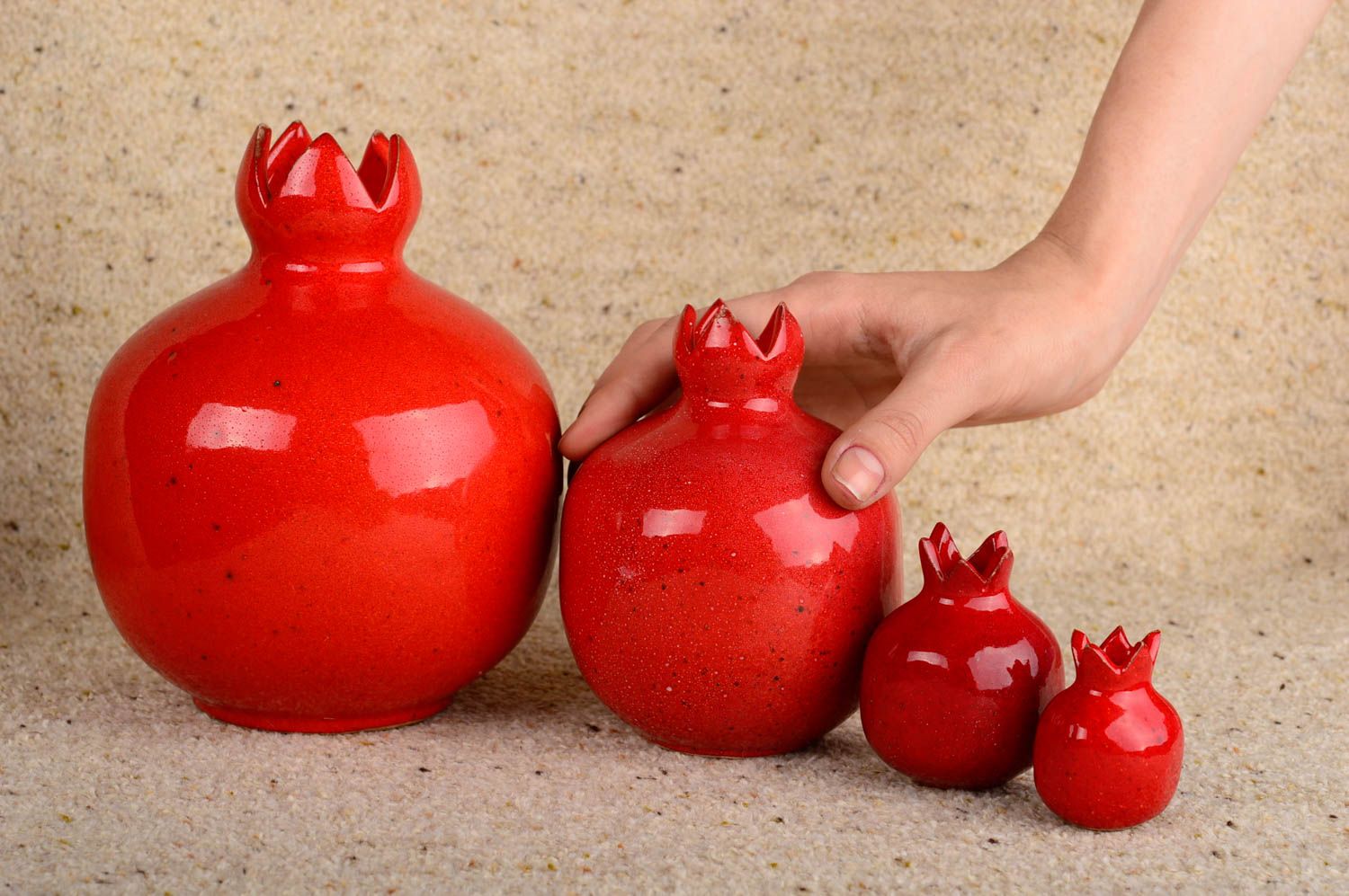 Four vases 7 inches tall and down in red hot color pomegranate shape 1,8 lb photo 4