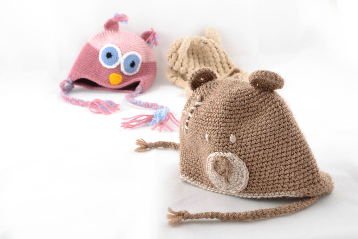 Cappello per bambino all'uncinetto fatto a mano splendido accessorio invernale  foto 5