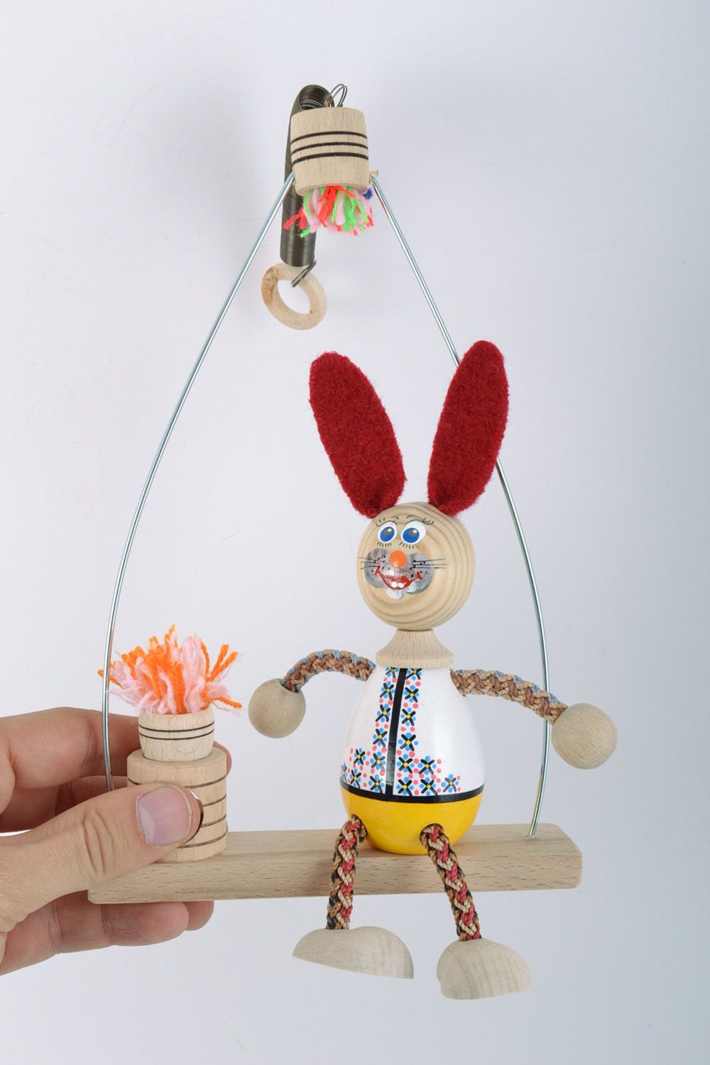 Деревянная игрушка зайка на лавке ручной работы с росписью эко-красками детская фото 2