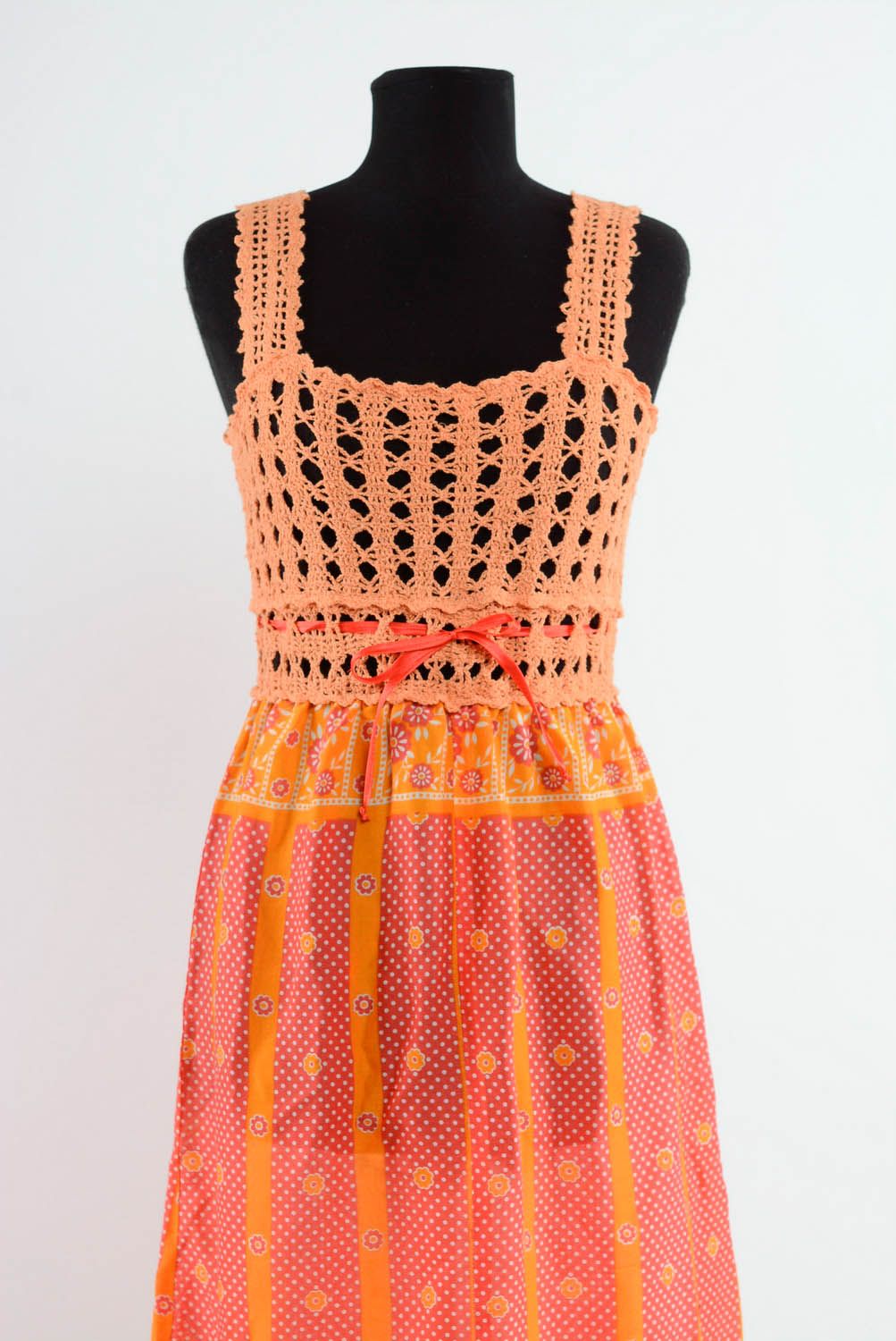 Robe couleur corail en acrylique tricotée à main photo 2